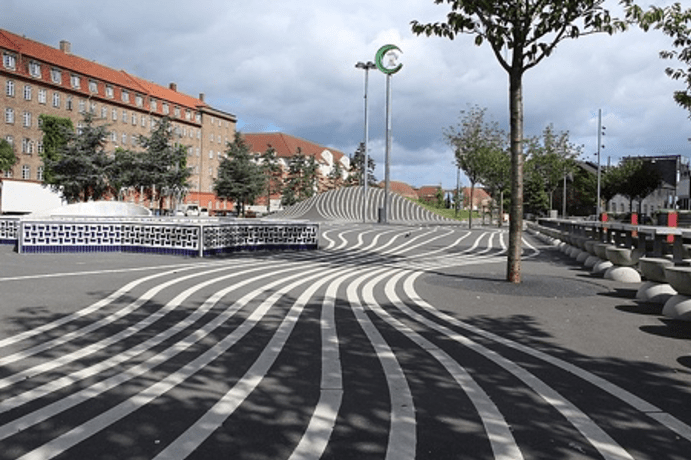 File:København - Superkilen (25363298299).jpg